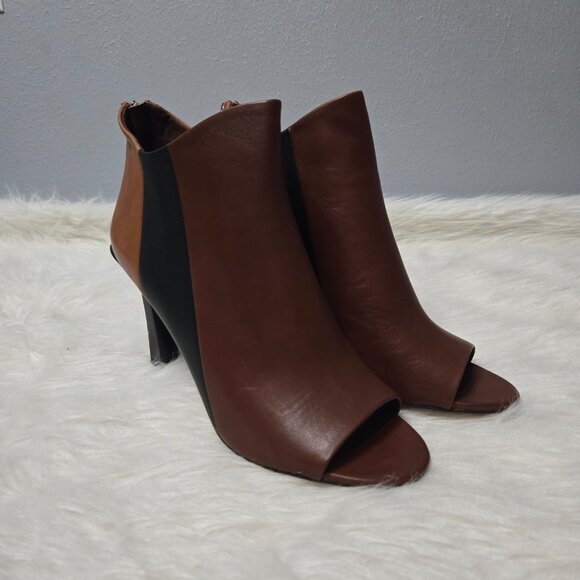NWOT Vince Camuto Aritziana Open Toe Leather Ankle Heel, Whiskey Brown Black - Picture 1 of 9